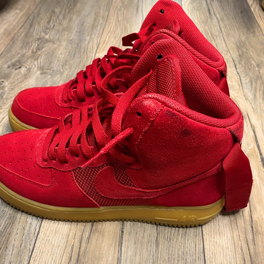 Air Force 1 High Suede University Red Gum Bottom